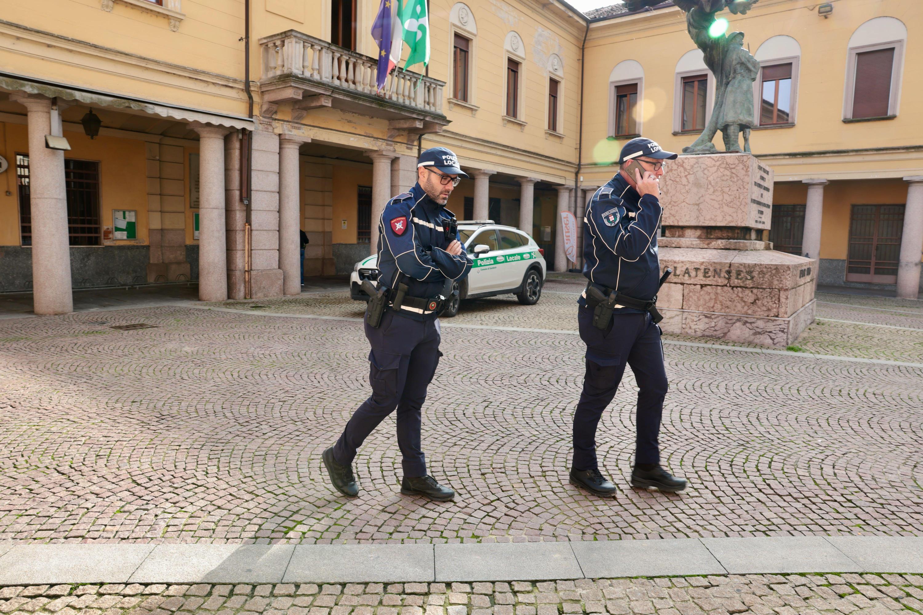 https://www.lanazione.it/image-service/view/acePublic/alias/contentid/OGIxOTJhYjktMTQ2Mi00/0/momenti-di-paura-in-piazza-pretende-alcol-e-semina-panico-necessari-ancora-piu-controlli.jpeg