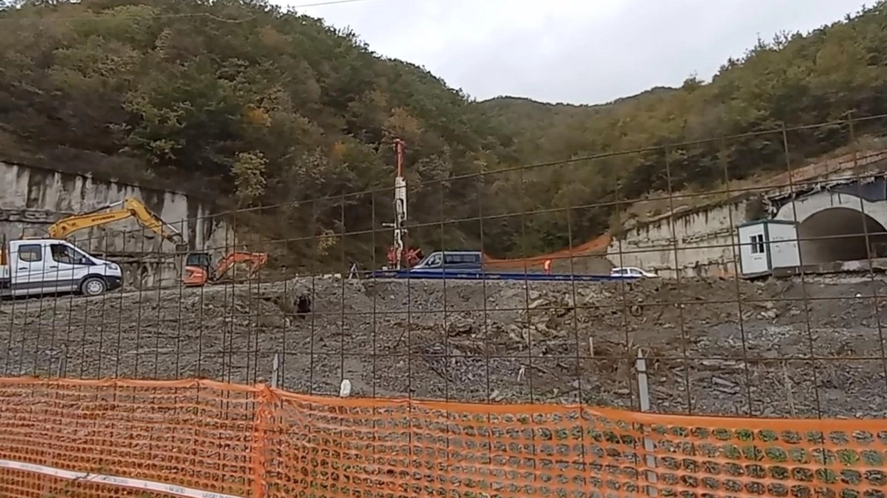 Il cantiere aperto intorno alla Galleria della Guinza lungo il tratto della E78 che interessa l’Altotevere Il cantiere aperto intorno alla Galleria della Guinza lungo il tratto della E78 che interessa l’Altotevere