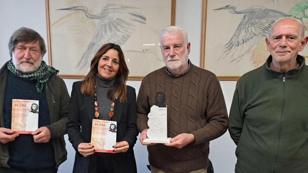 Sarà inaugurata a fine mese la scultura, unica in Italia, che ricorda il rivoluzionario. Realizzata con l’appoggio del Comune e una sottoscrizione pubblica. . Sarà inaugurata a fine mese la scultura, unica in Italia, che ricorda il rivoluzionario. Realizzata con l’appoggio del Comune e una sottoscrizione pubblica. .