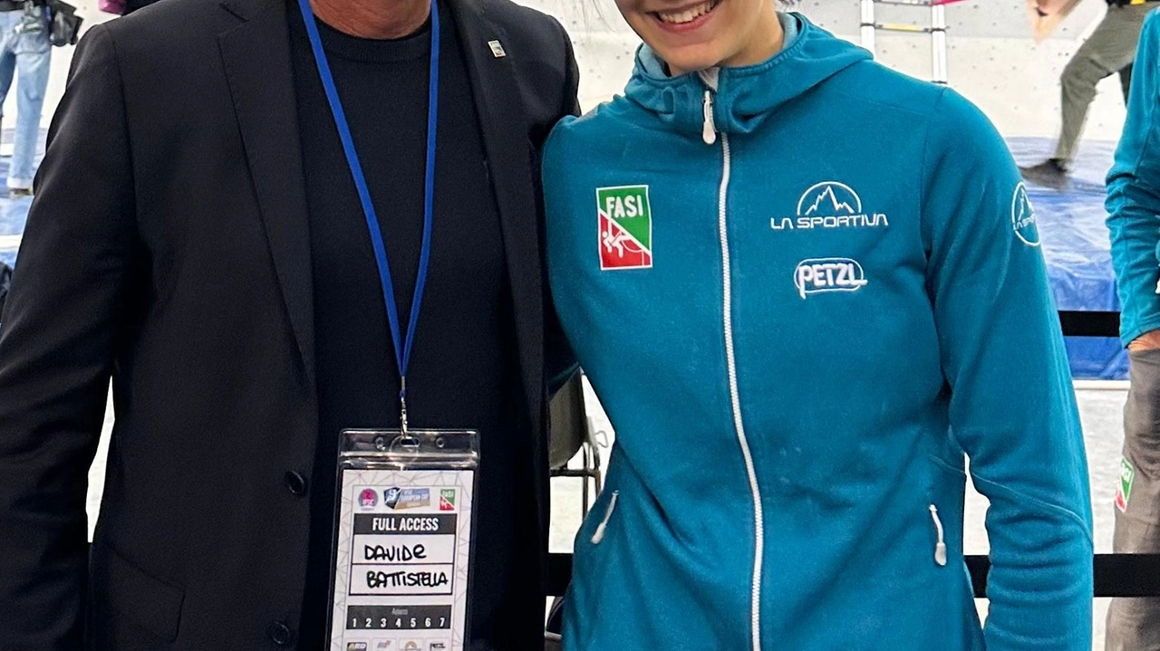 Il presidente della federazione lo spezzino Davide Battistella insieme all’atleta azzurra Irina Daziano che ha conquistato la medaglia d’argento Il presidente della federazione lo spezzino Davide Battistella insieme all’atleta azzurra Irina Daziano che ha conquistato la medaglia d’argento