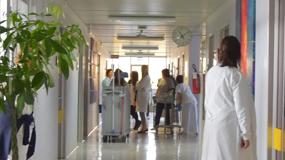 Il medico di famiglia è punto. di riferimento per ogni cittadino Visto che il dottore che doveva sostiture Longari non può subentrare va scelto un altro nome Il medico di famiglia è punto. di riferimento per ogni cittadino Visto che il dottore che doveva sostiture Longari non può subentrare va scelto un altro nome