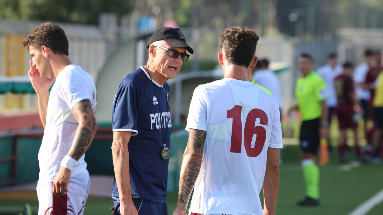 Leonardo Menichini, mister del Pontedera (foto Bongianni/Germogli)