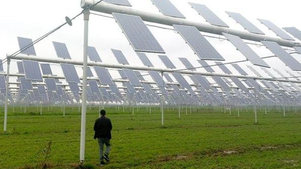 Parere sfavorevole al progetto presentato da una società di Rovigo controllata da un fondo londinese. Impianto grande come 35 campi di calcio.