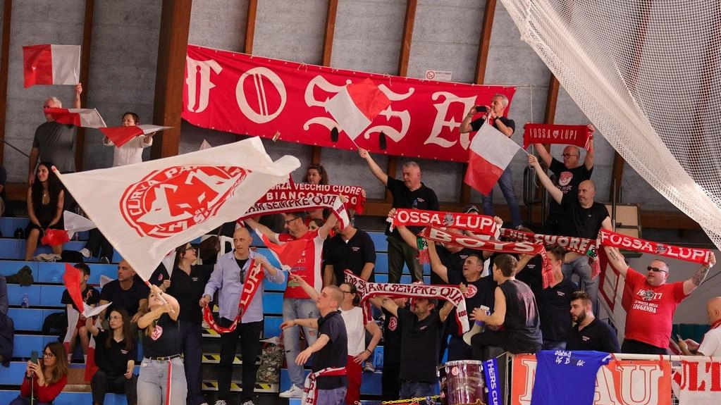 I tifosi della Curva Parenti