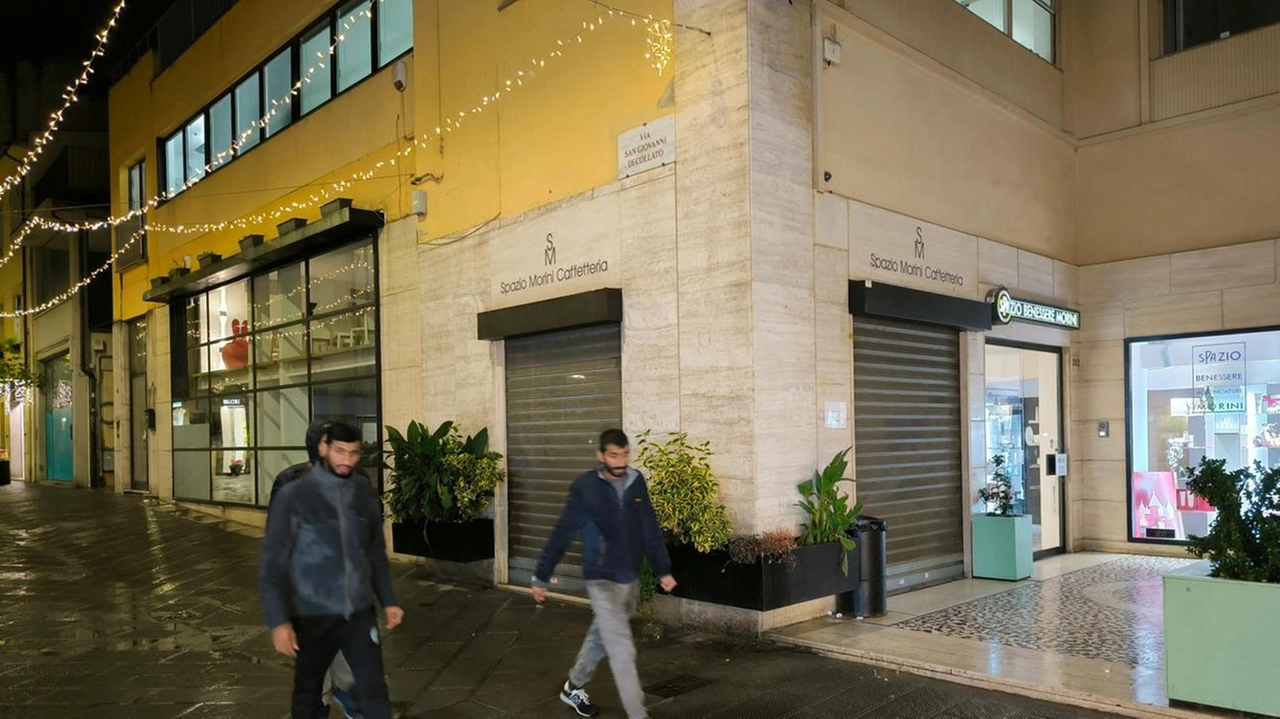 Il bar Morini di Arezzo chiuso da ieri Il bar Morini di Arezzo chiuso da ieri