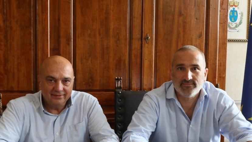 Da sinistra l’assessore Fanucci e il sindaco Ghimenti di Calci Da sinistra l’assessore Fanucci e il sindaco Ghimenti di Calci