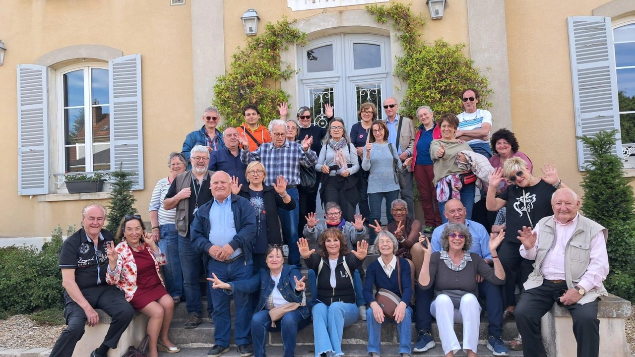 La delegazione guidata dal consigliere comunale di Abetone Cutigliano Maurizio Venturi con Graziano Nesti del Comitato La delegazione guidata dal consigliere comunale di Abetone Cutigliano Maurizio Venturi con Graziano Nesti del Comitato