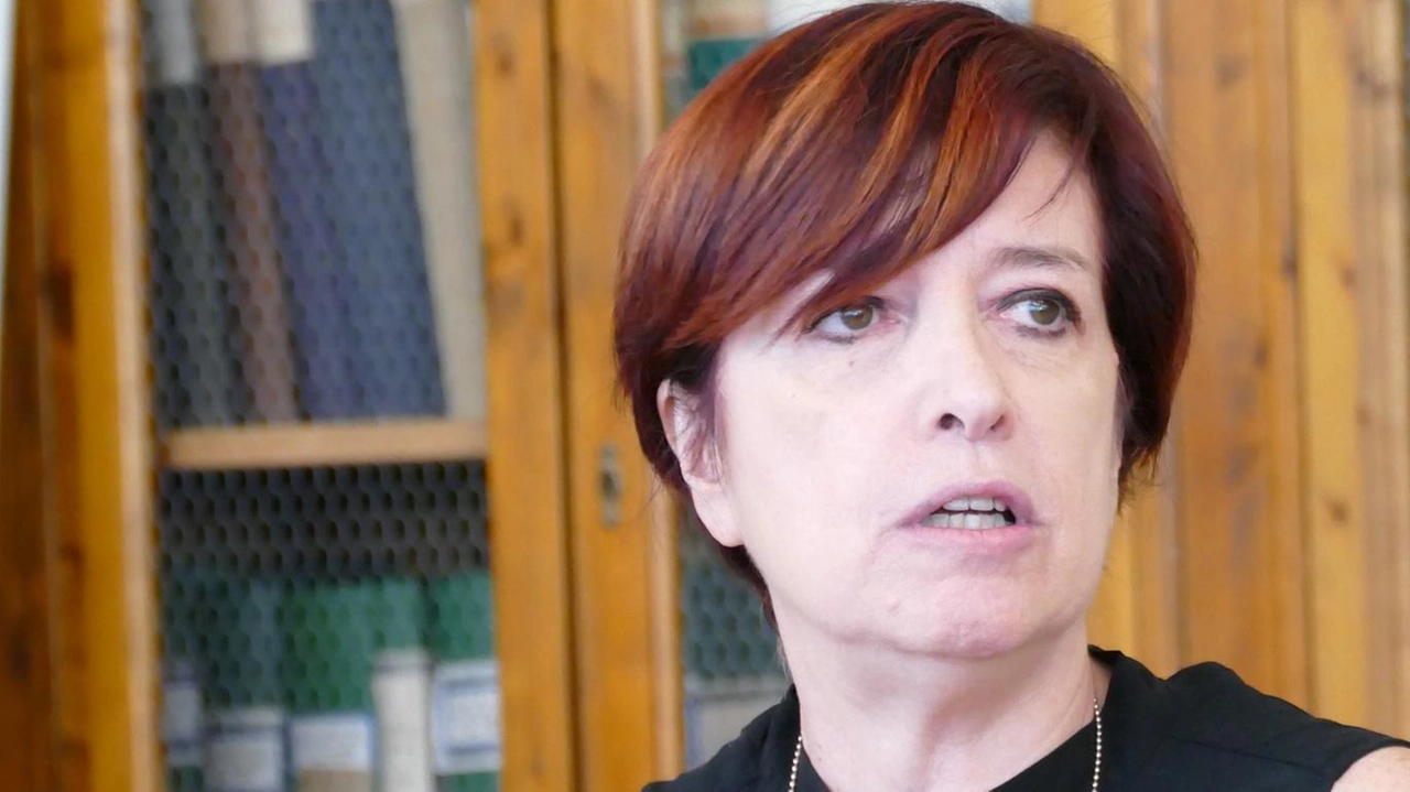 La direttrice organizzativa del premio di Pieve Santo Stefano si racconta a cuore aperto "Lavoravo in banca ma sentivo che mi mancava qualcosa: rifarei ancora la stessa scelta". La direttrice organizzativa del premio di Pieve Santo Stefano si racconta a cuore aperto "Lavoravo in banca ma sentivo che mi mancava qualcosa: rifarei ancora la stessa scelta".