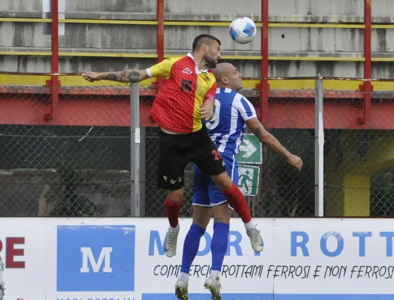 Calcio Serie D. Poggibonsi, problemi a centrocampo in vista del derby. C’è da sostituire Mazzolli. Fuori causa il baby Ciacci