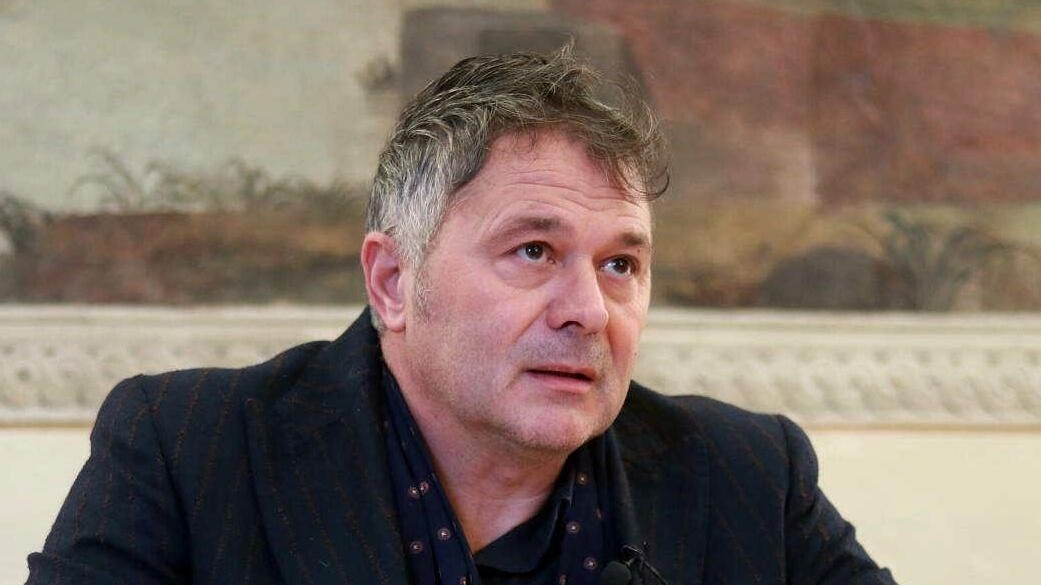 Il polverone alzato dalle dichiarazioni del sindaco Stefano Zuccarini sulla possibile chiusura di Chirurgia toracica, andato avanti con la... Il polverone alzato dalle dichiarazioni del sindaco Stefano Zuccarini sulla possibile chiusura di Chirurgia toracica, andato avanti con la...