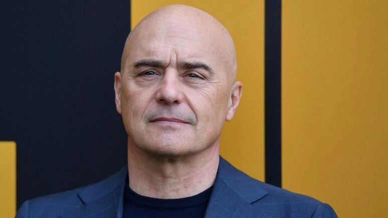La lunga corsa verso la Festa del Teatro è iniziata. Luca Zingaretti, ospite a Che Tempo Che Fa, ha annunciato...
