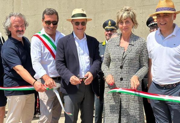 https://www.lanazione.it/image-service/view/acePublic/alias/contentid/OGM1YmY4NzYtMWE2NC00/0/i-gioielli-oltre-il-carcere-alla-luce-i-tesori-di-roma-nel-parco-di-pianosa.jpeg