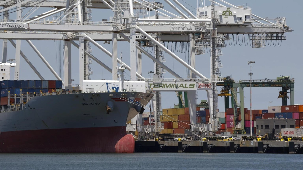 Rappresaglia da 21 miliardi contro tariffe Usa sull'acciaio Rappresaglia da 21 miliardi contro tariffe Usa sull'acciaio