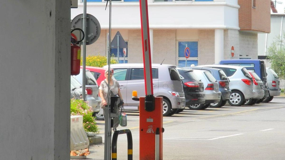 L’ingresso del centro Giovannini L’ingresso del centro Giovannini