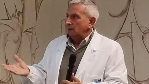 Attacco agli ex primari: "Alimentato un clima di incertezza e un inutile allarme". I sindacati confermano lo stato di agitazione e annunciano dure forme di protesta. Attacco agli ex primari: "Alimentato un clima di incertezza e un inutile allarme". I sindacati confermano lo stato di agitazione e annunciano dure forme di protesta.