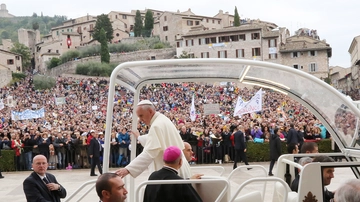 “Mi chiamo Francesco”, il ritorno alle origini e il legame di Bergoglio con il Santo di Assisi