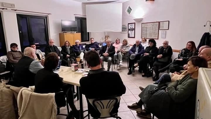Stasera dalle 18 alle 19.30 appuntamento a Pomaia per discutere di filosofia . Stasera dalle 18 alle 19.30 appuntamento a Pomaia per discutere di filosofia .