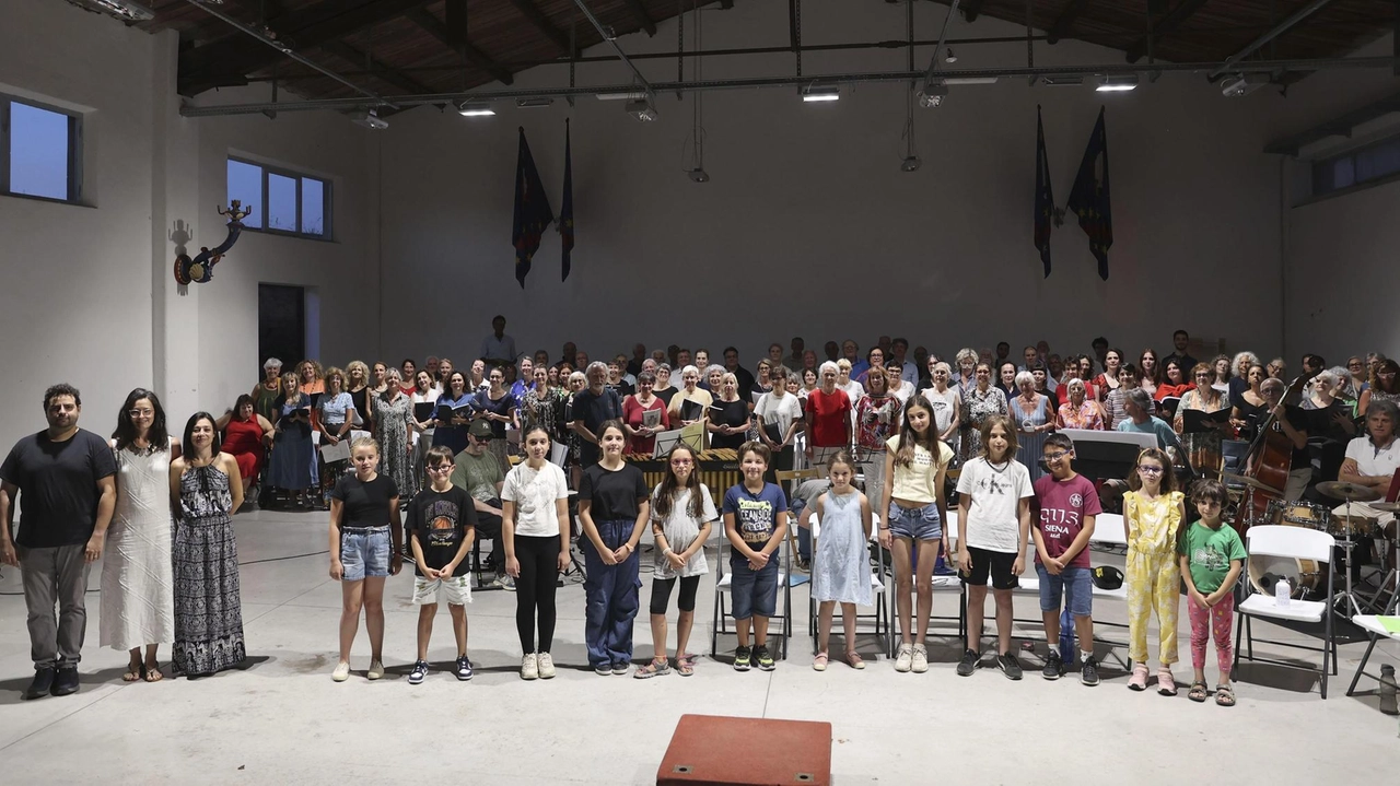 Domenica ’Sboccia l’estate 2025’ offre spazio (ore 21,30 a ingresso libero) al progetto ’Siena Vox Una’ ovvero «Una città che canta» Domenica ’Sboccia l’estate 2025’ offre spazio (ore 21,30 a ingresso libero) al progetto ’Siena Vox Una’ ovvero «Una città che canta»