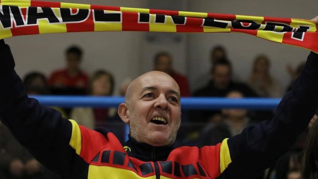 Paolo Gatti, tifosi del Lodi, è iscritto nella pagina social del Forte dei Marmi hockey. E’ stato aggredito ed è finito all’ospedale. Ha ricevuto la solidarietà del tifo sano del Forte Paolo Gatti, tifosi del Lodi, è iscritto nella pagina social del Forte dei Marmi hockey. E’ stato aggredito ed è finito all’ospedale. Ha ricevuto la solidarietà del tifo sano del Forte