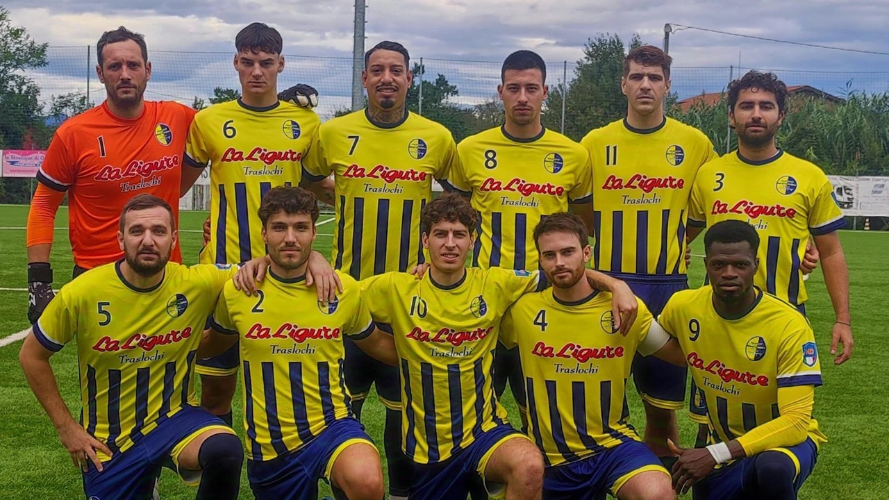Giuseppe Traversa e la squadra della Romitese Giuseppe Traversa e la squadra della Romitese