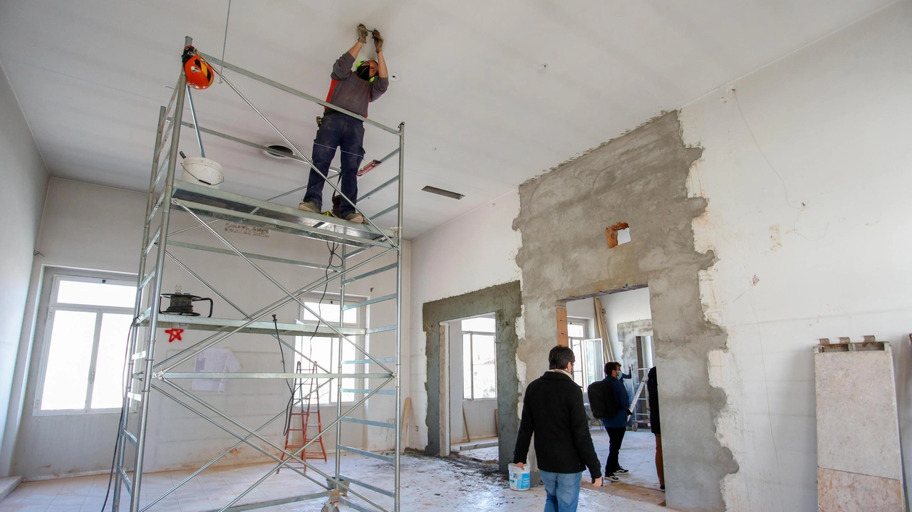 L’interno dell’immobile da recuperare per destinare alla Società della Salute L’interno dell’immobile da recuperare per destinare alla Società della Salute