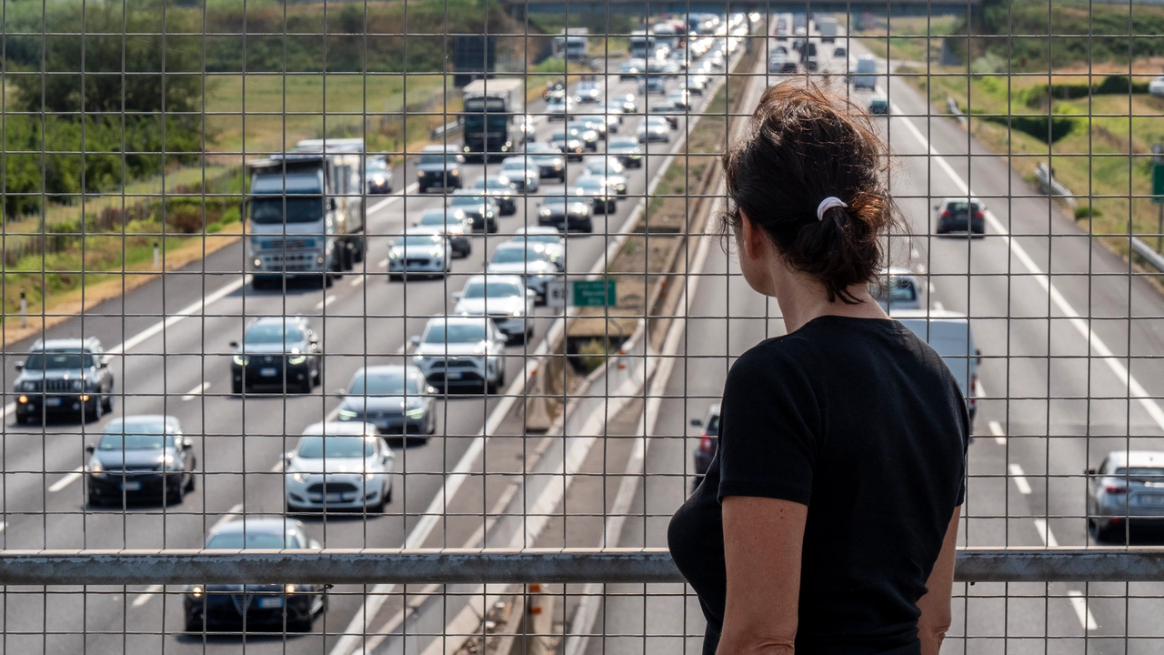 La proposta: zero pedaggio per i fiorentini che transitano dal casello di Firenze Nord a quello di Firenze Sud e viceversa (Foto di repertorio) La proposta: zero pedaggio per i fiorentini che transitano dal casello di Firenze Nord a quello di Firenze Sud e viceversa (Foto di repertorio)