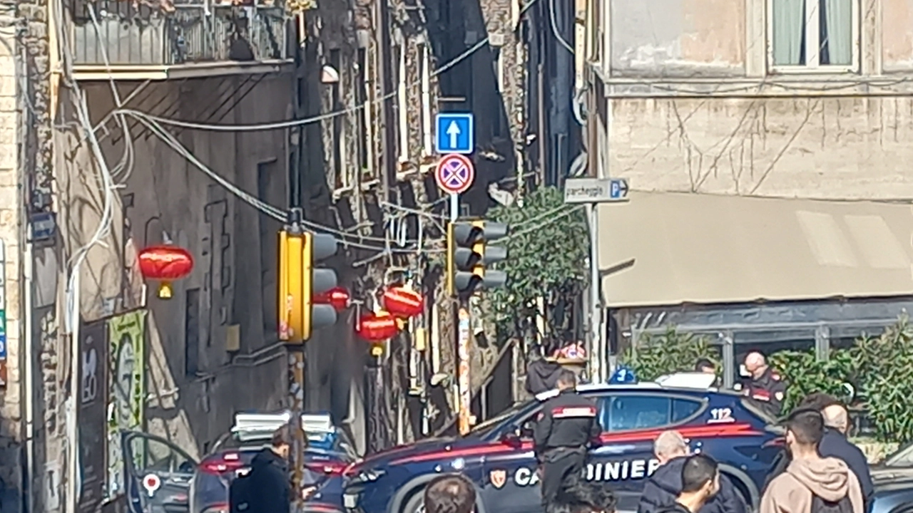 Intervenção dos Carabinieri na Piazza Grimana