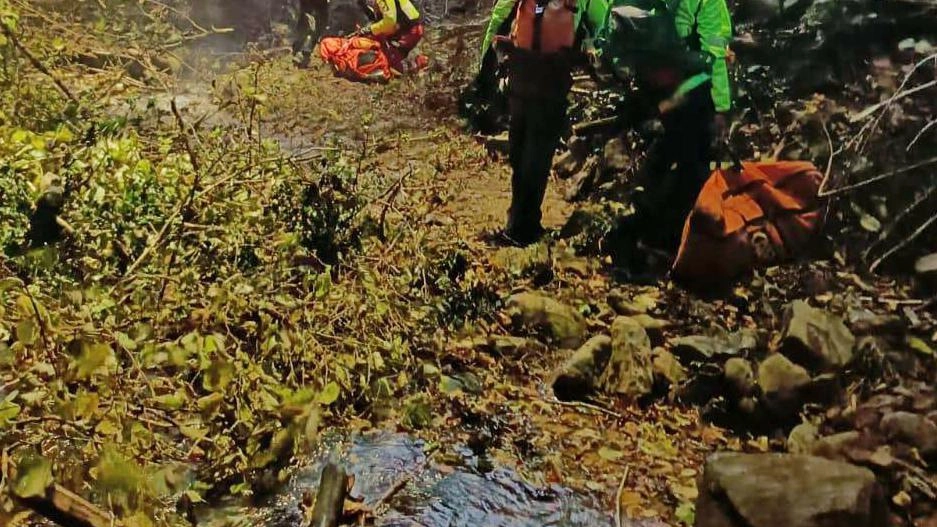 Cacciatore precipita da dirupo durante battuta di caccia a Barga: soccorso in codice rosso e trasportato a Pisa, non in pericolo di vita. Cacciatore precipita da dirupo durante battuta di caccia a Barga: soccorso in codice rosso e trasportato a Pisa, non in pericolo di vita.