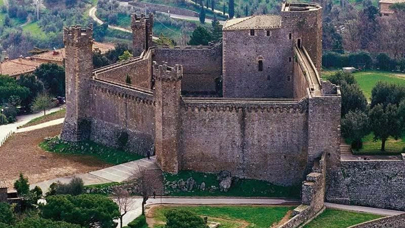 Un bookshop nella Fortezza. Progetto da 140mila euro. La scommessa di Montalcino