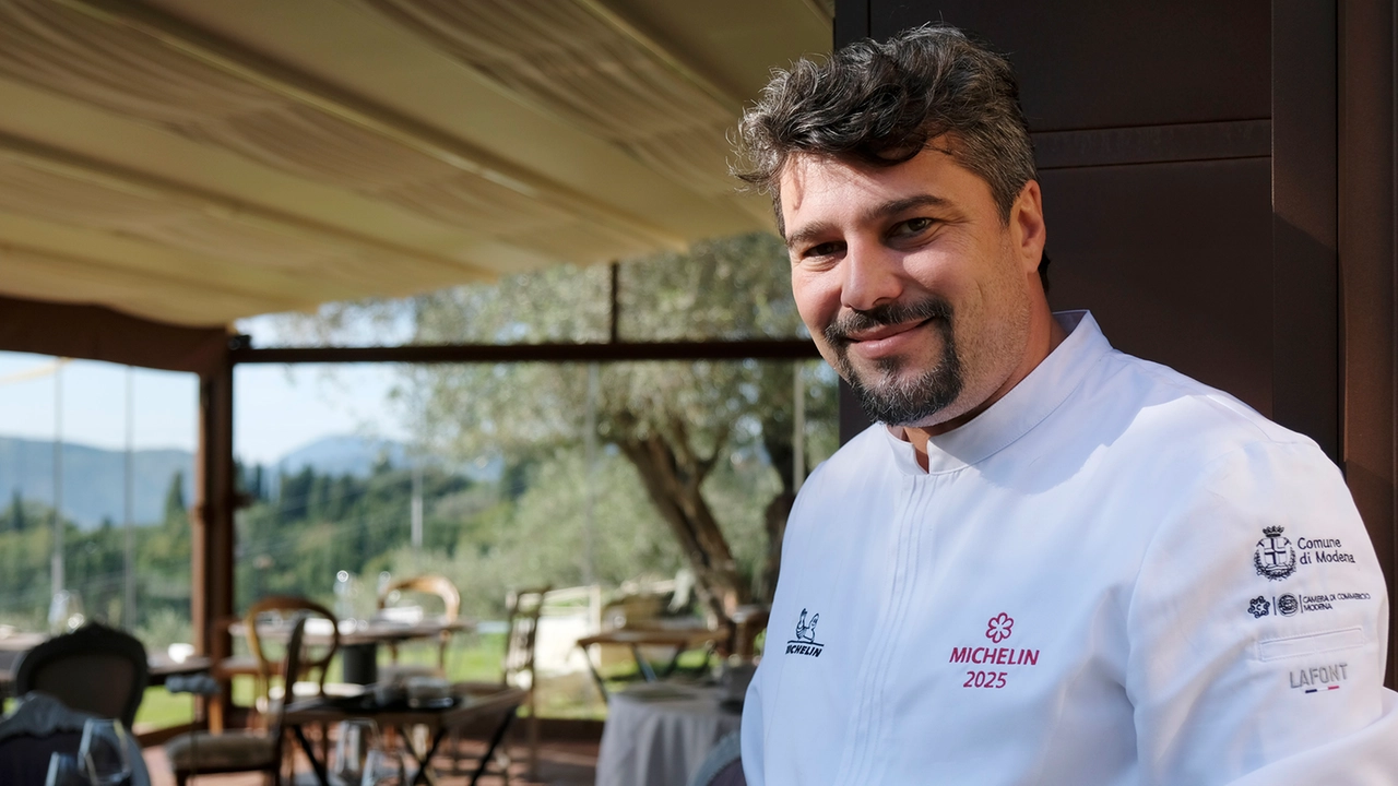 Lo chef stellato Giacomo Devoto alla sua Locanda dei Banchieri (foto Pasquali) Lo chef stellato Giacomo Devoto alla sua Locanda dei Banchieri (foto Pasquali)