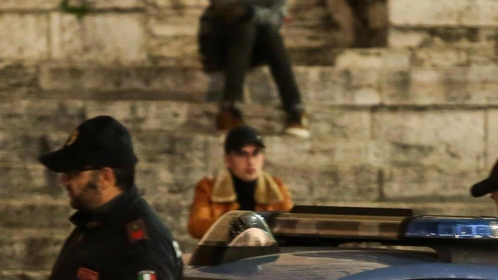 Polizia all’opera nel cuore del centro storico di Perugia Polizia all’opera nel cuore del centro storico di Perugia