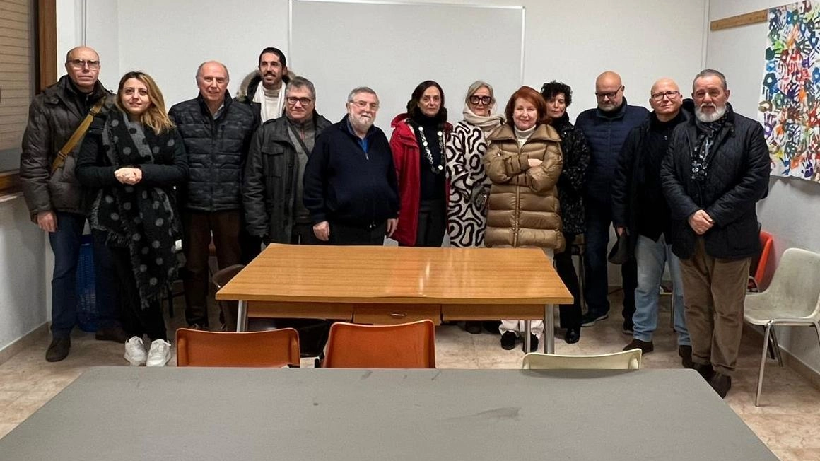 I docenti offrono il loro tempo a persone, al momento diciannove, decise a imparare la lingua I docenti offrono il loro tempo a persone, al momento diciannove, decise a imparare la lingua