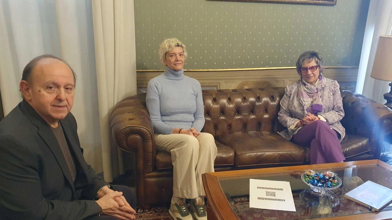 Roberto Favilla e Michela Fucile di Confartigianato con il prefetto Giusi Scaduto