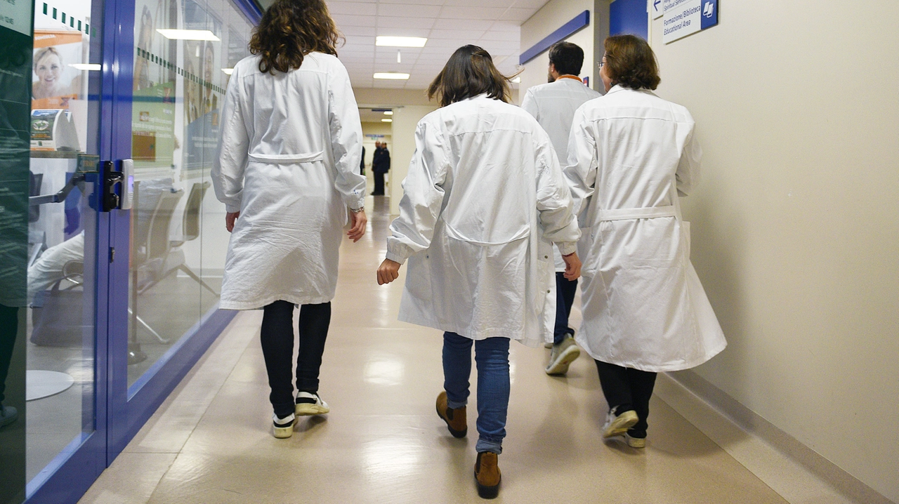 Lucca, farmaci spariti e truffa: interdetto medico dell’Asl (foto d’archivio)