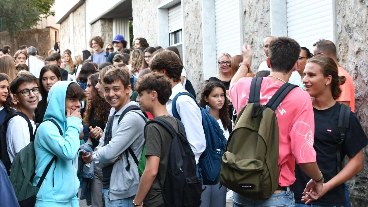 Il primo giorno di scuola del liceo Rossi al Vallerga (Foto d’archivio) Il primo giorno di scuola del liceo Rossi al Vallerga (Foto d’archivio)