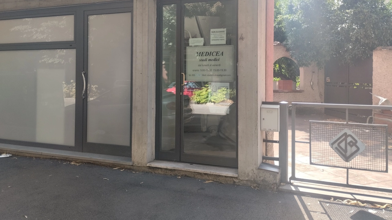 Gli studi medici saccheggiati dai ladri Gli studi medici saccheggiati dai ladri