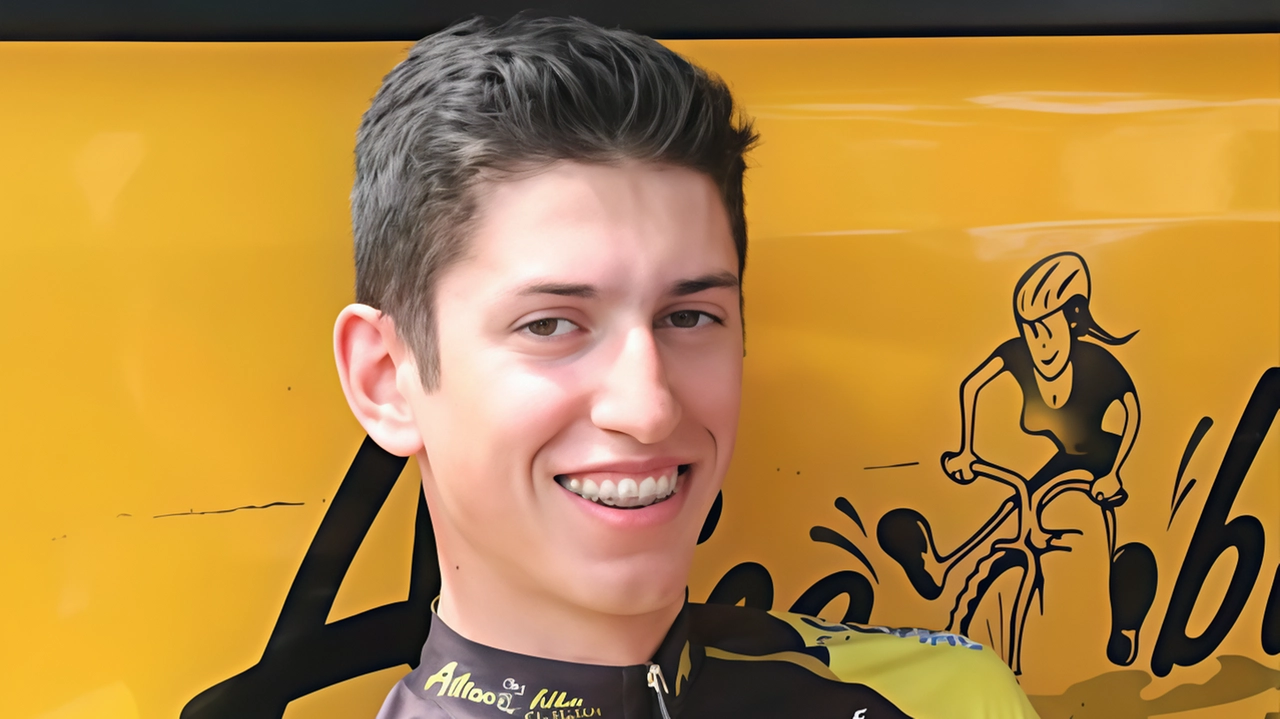 Michael Antonelli, campione di San Marino, tesserato per la Mastromarco Sensi Nibali di Lamporecchio. Morì il 3 dicembre 2020, a 20 anni, per le lesioni riportate nella Firenze Viareggio del 2018 Michael Antonelli, campione di San Marino, tesserato per la Mastromarco Sensi Nibali di Lamporecchio. Morì il 3 dicembre 2020, a 20 anni, per le lesioni riportate nella Firenze Viareggio del 2018
