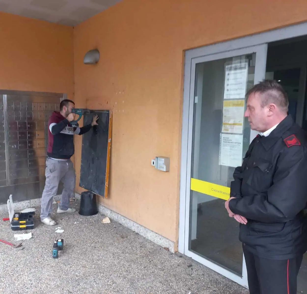 Già 400 firme per riaprire le poste