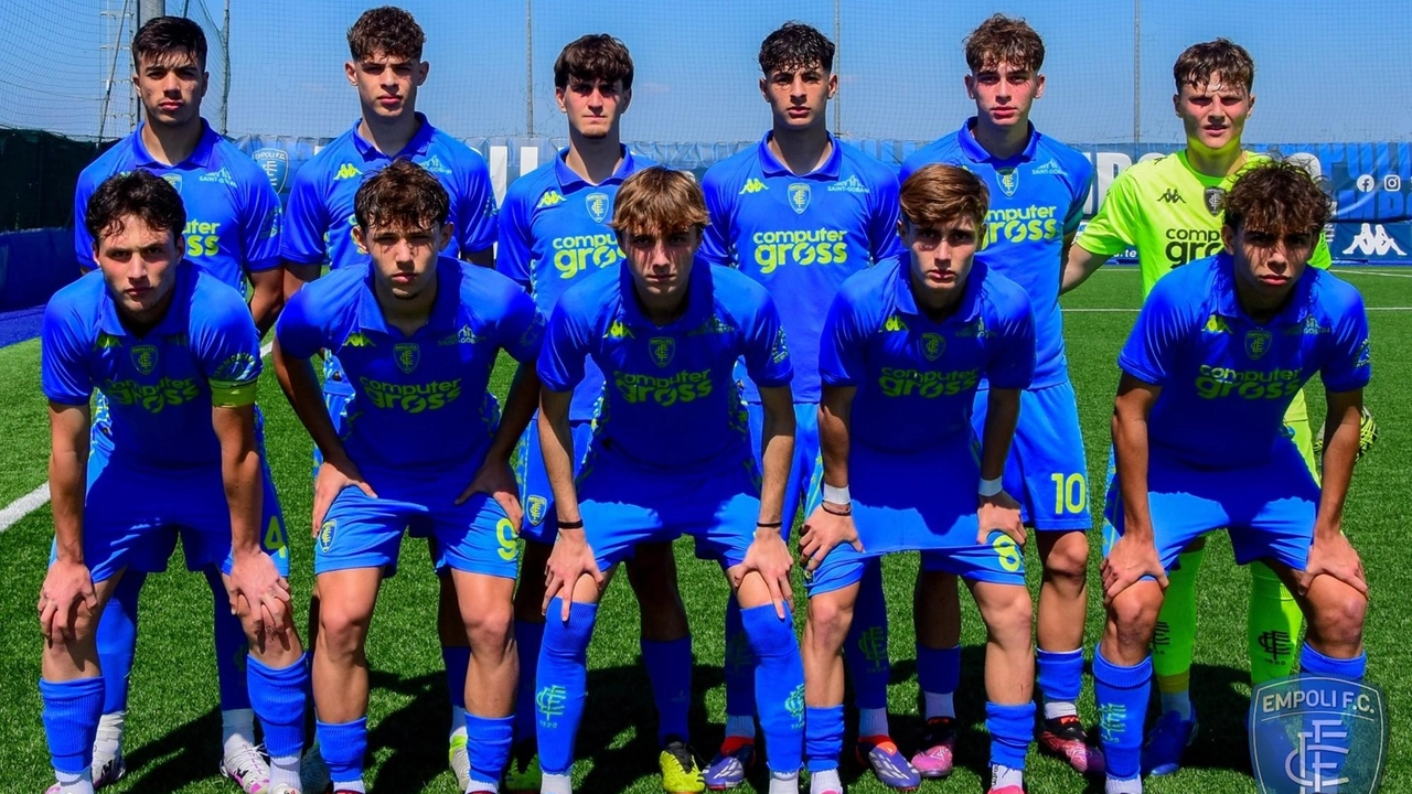 Un undici. sceso in campo durante la stagione dell’Under 16 azzurra, che eliminando il Torino si è qualificata ai quarti di finale per lo ’scudetto’ di categoria (Foto Empoli Fc) Un undici. sceso in campo durante la stagione dell’Under 16 azzurra, che eliminando il Torino si è qualificata ai quarti di finale per lo ’scudetto’ di categoria (Foto Empoli Fc)