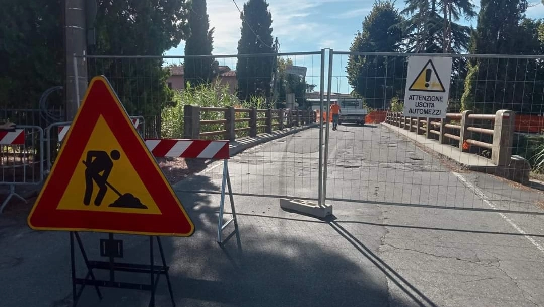 Disagi per il ponte chiuso Disagi per il ponte chiuso