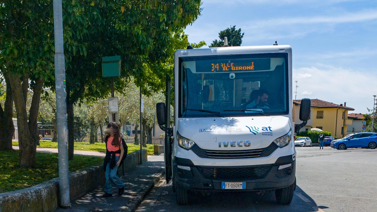 La linea 34, da Girone a Ellera, per i cittadini mancano le coincidenze con altre linee (foto Germogli) La linea 34, da Girone a Ellera, per i cittadini mancano le coincidenze con altre linee (foto Germogli)