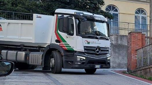 Nuovo provvedimento di viabilità a Seravezza: divieto di svolta da via Roosevelt verso via Circonvallazione per ridurre intralci causati dai cantieri. Nuovo provvedimento di viabilità a Seravezza: divieto di svolta da via Roosevelt verso via Circonvallazione per ridurre intralci causati dai cantieri.