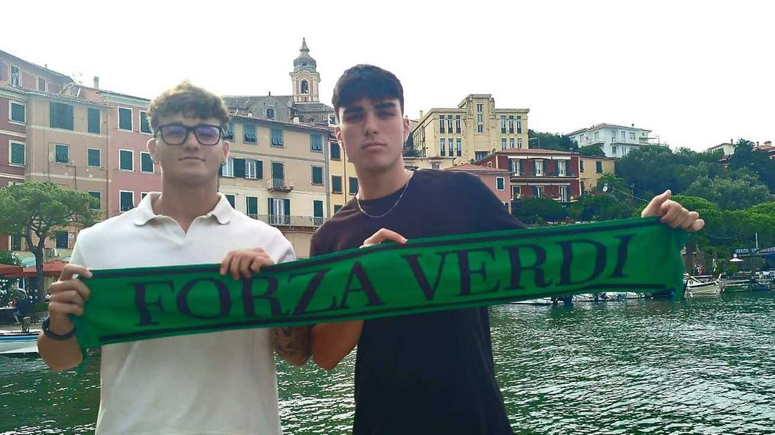 https://www.lanazione.it/image-service/view/acePublic/alias/contentid/OGQ2YTE4ZWYtMjE4Ny00/0/via-alla-preparazione-dei-verdi-in-campo-anche-manfrone-e-battini.jpeg?f=16:9&w=1200&h=630