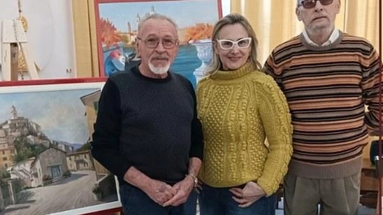 Il pittore Giobatta Framarin, la sindaca Monica Paganini e Raffaele Cavaliere che ha curato l’analisi artistica all’inaugurazione della mostra Il pittore Giobatta Framarin, la sindaca Monica Paganini e Raffaele Cavaliere che ha curato l’analisi artistica all’inaugurazione della mostra