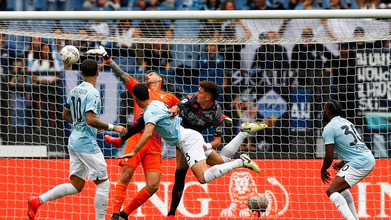 Lazio-Empoli, il gol dello 0-1 di Esposito Lazio-Empoli, il gol dello 0-1 di Esposito