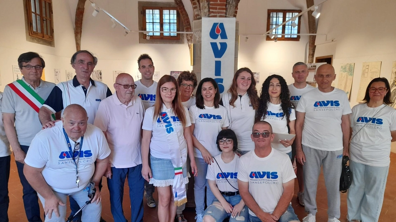 Avis Sansepolcro con la presidente Silvia Nofri e. il sindaco Fabrizio Innocenti Avis Sansepolcro con la presidente Silvia Nofri e. il sindaco Fabrizio Innocenti
