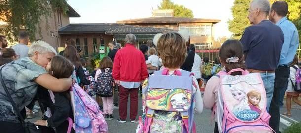 https://www.lanazione.it/image-service/view/acePublic/alias/contentid/OGQ4ZjI5NzktNzAwMC00/0/genitori-in-rivolta-pre-e-post-scuola-dal-29-nessun-avvertimento.jpeg?f=1.90:1&w=1200