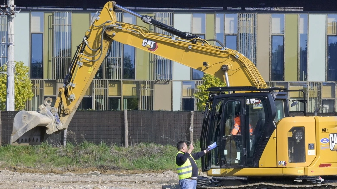 Lo svolgimento dei lavori al cantiere per realizzare la tramvia e il parcheggio scambiatore (FotocronacheGermogli)