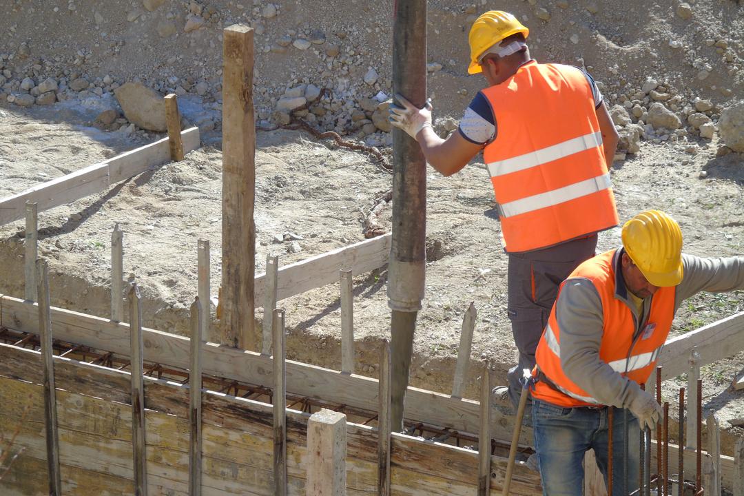 caldo da bollino rosso stop al lavoro all8217aperto nelle ore pi249 calde