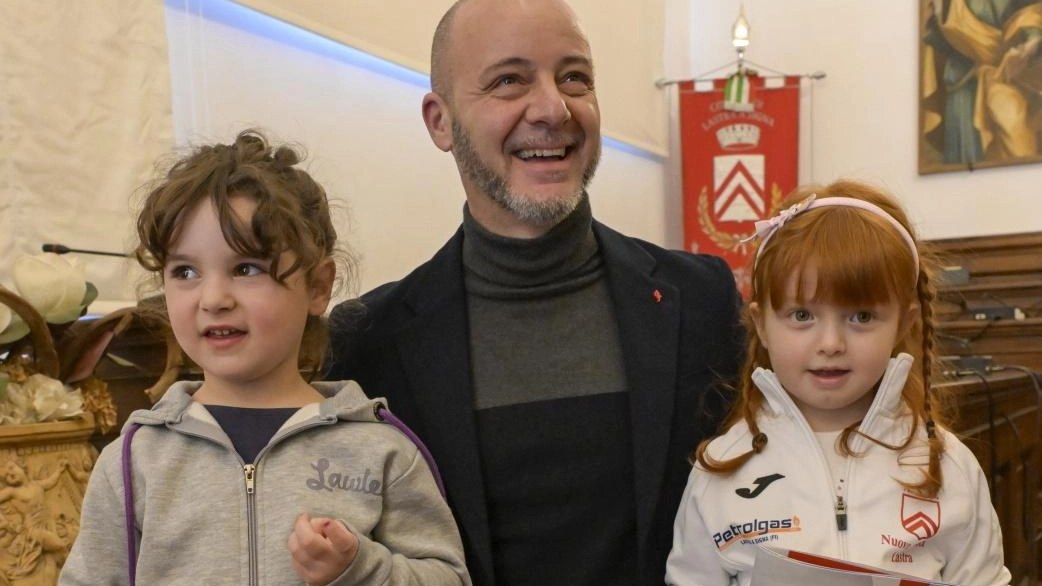 Otto società sportive e circa mille atleti per un album di figurine (anzi due). È stata presentata ieri, a Lastra...
